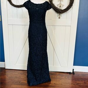 Navy blue long Elegant Lace Evening Gown